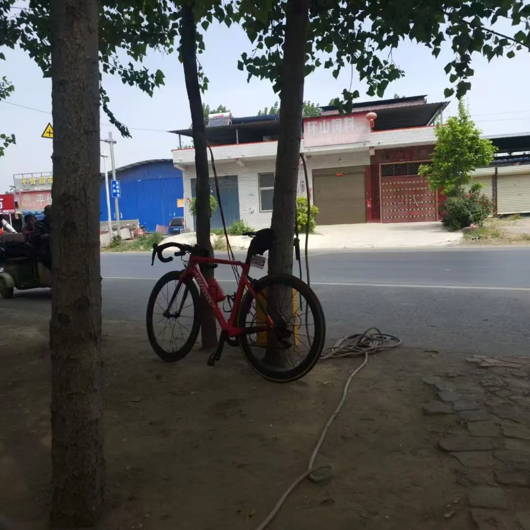 开封·张市桥 不知名大爷家门口歇脚