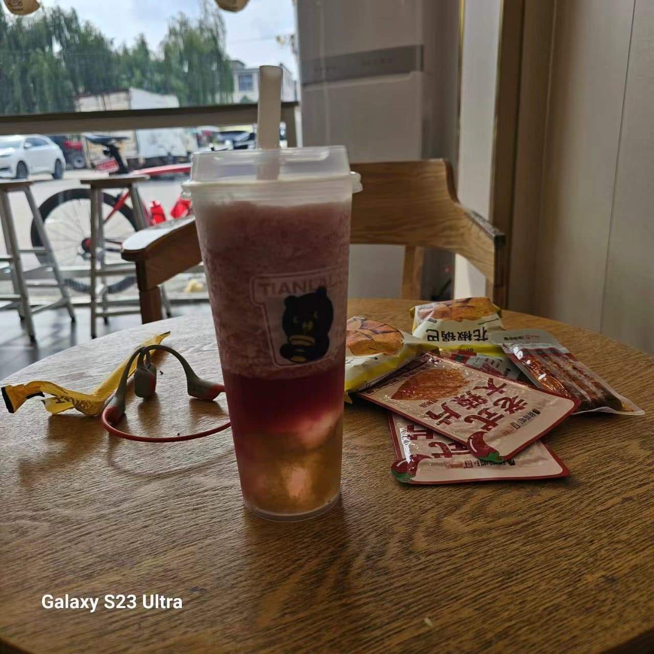 来奶茶店补个电 来奶茶店补个电