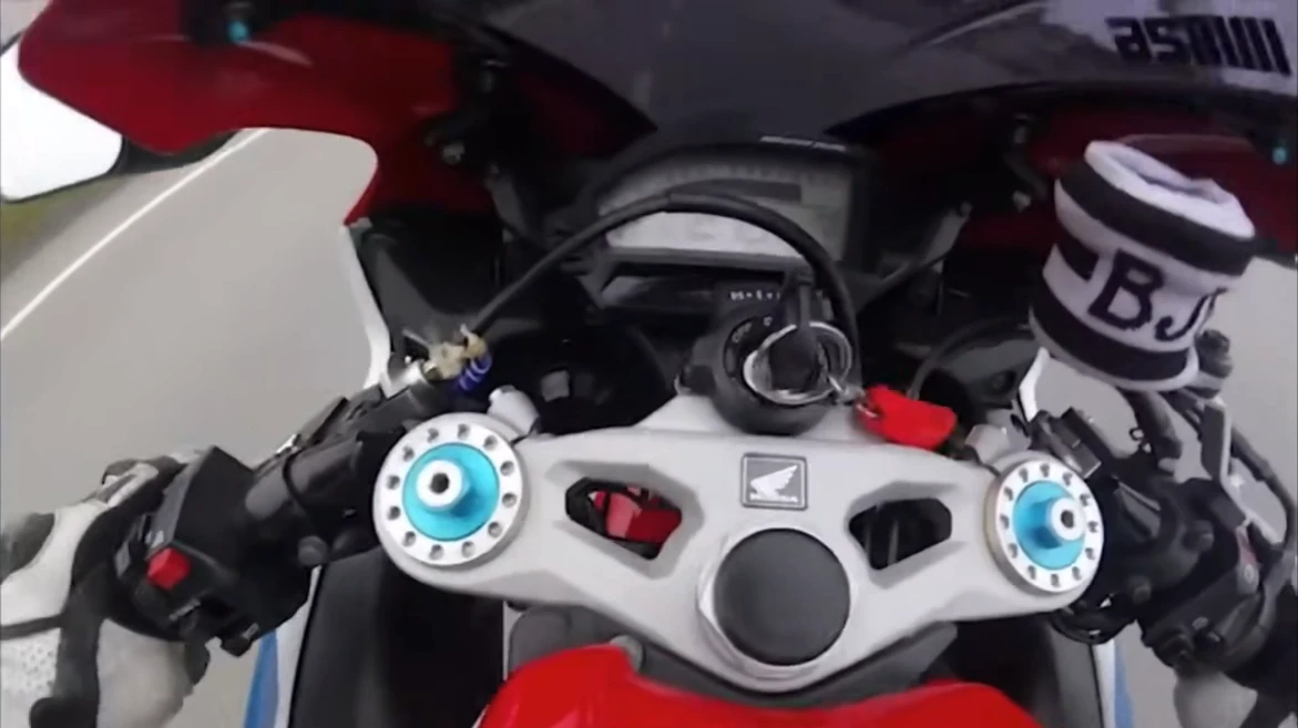 高速行驶下的死亡摇摆案例 高速行驶下的死亡摇摆案例