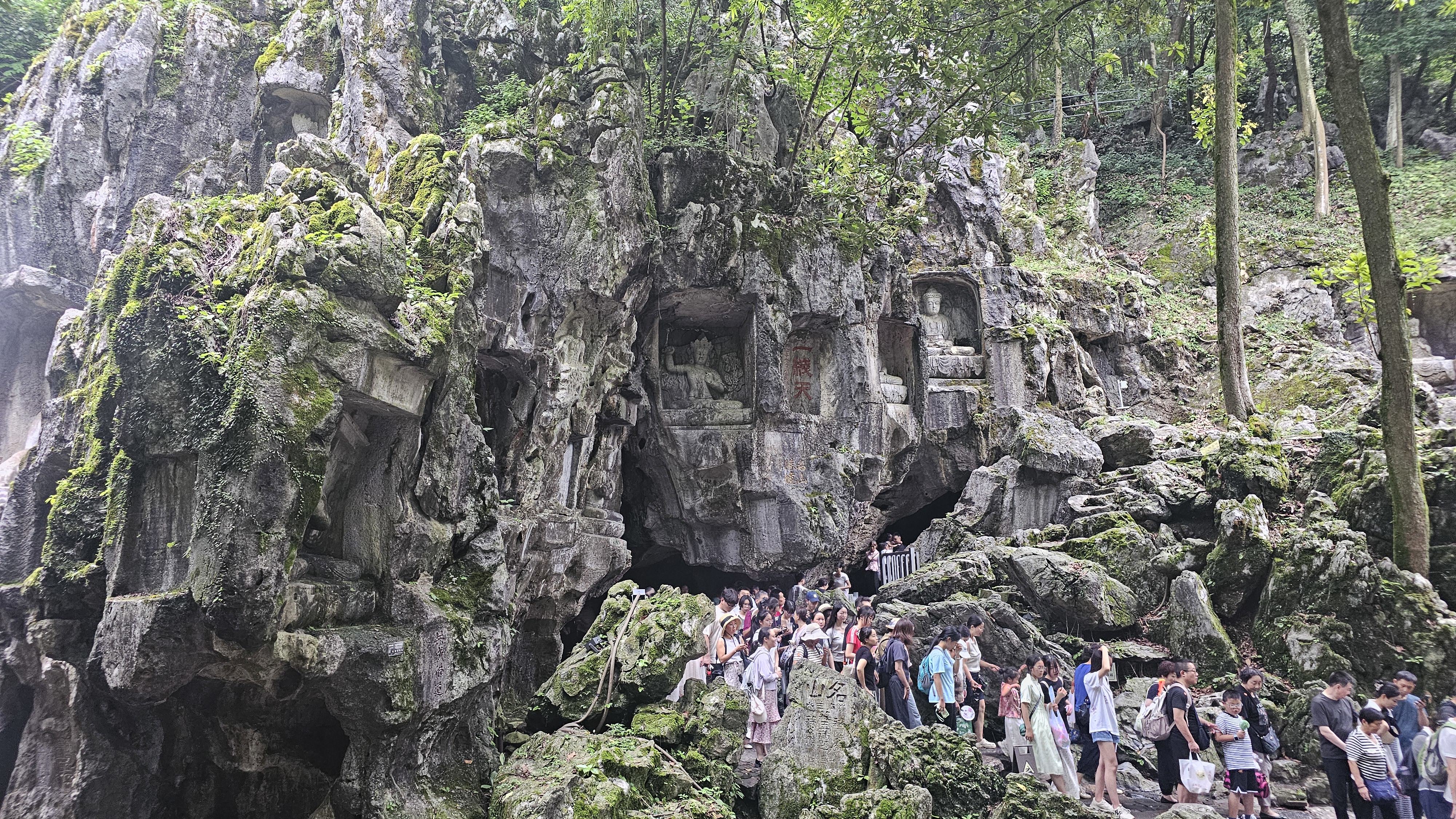 飞来峰,一线天 飞来峰,一线天