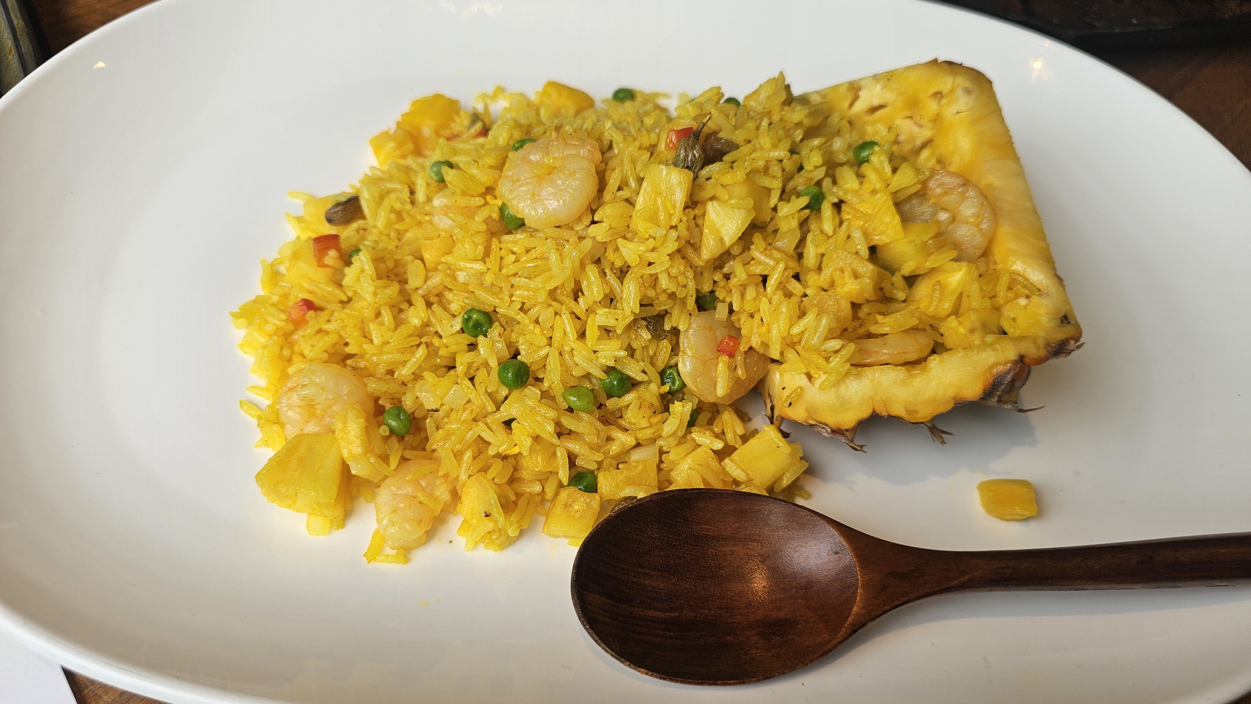 西湖春天,菠萝炒饭 西湖春天,菠萝炒饭