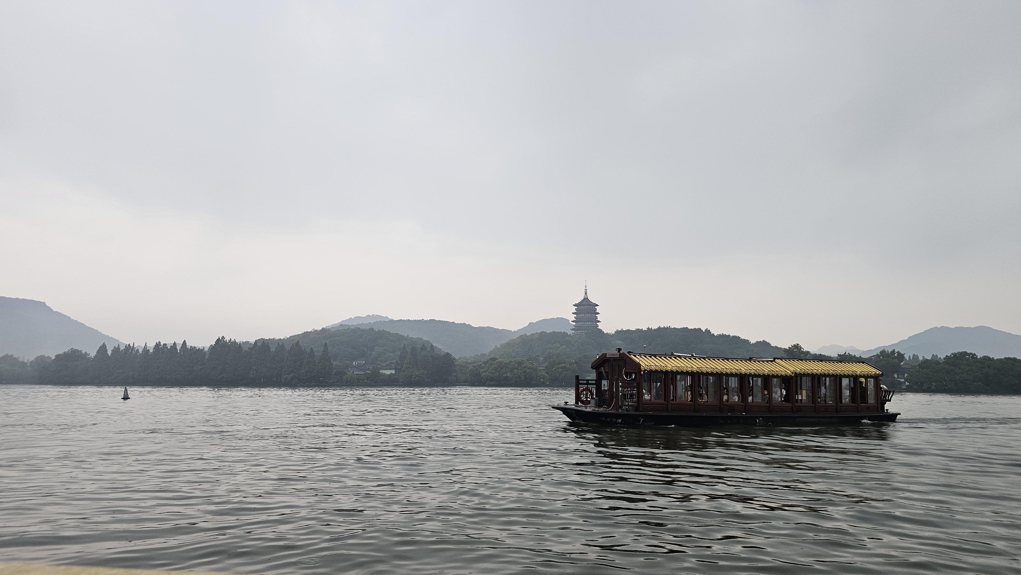 西湖,在船上 西湖,在船上