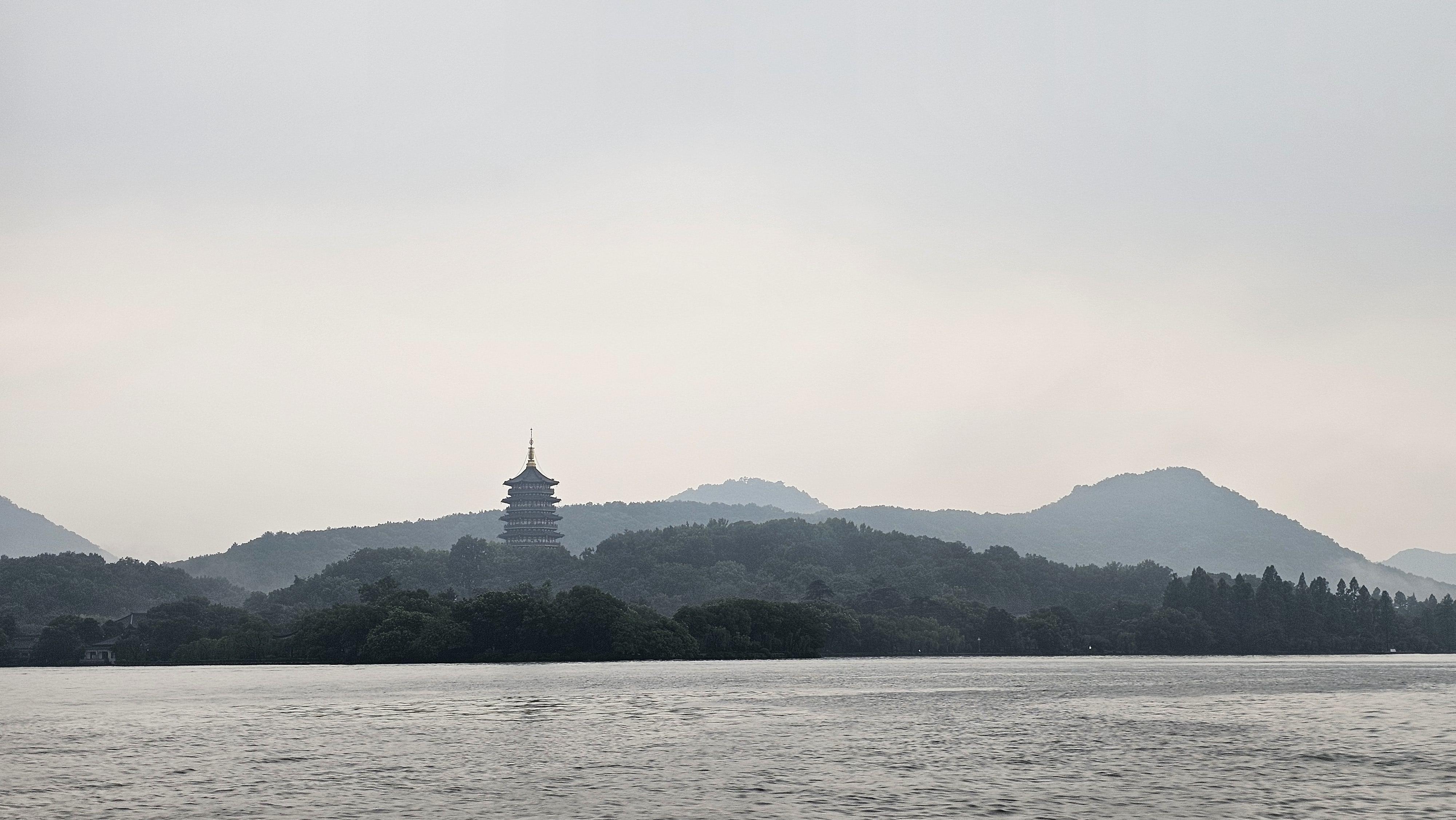 西湖,雨后晴时 西湖,雨后晴时